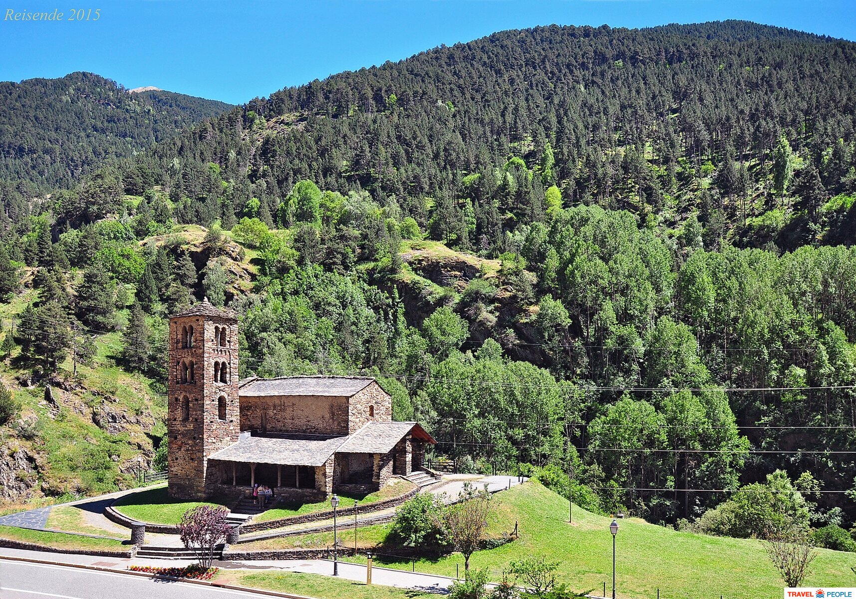  .    (Esgl&#233;sia de Sant Joan de Caselles)