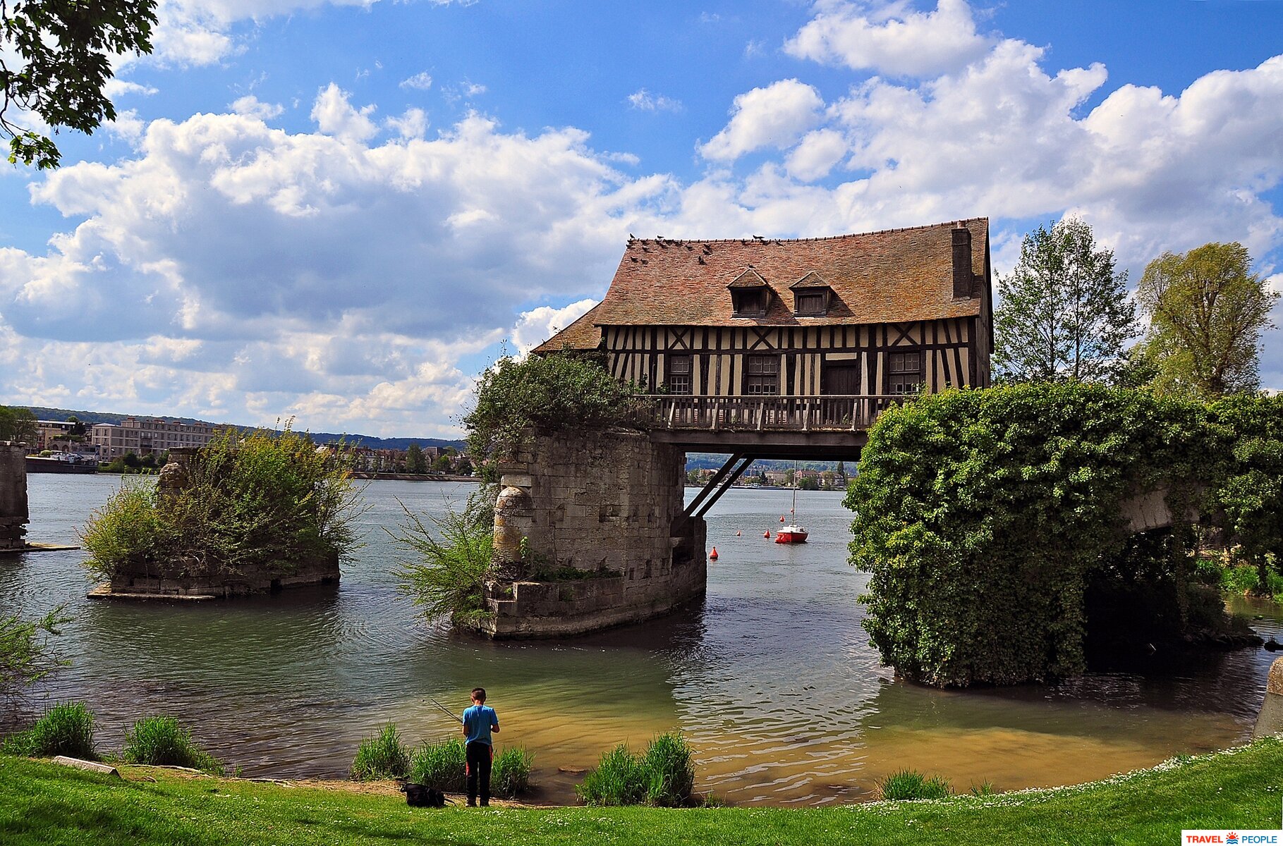   (Le Vieux-Moulin)